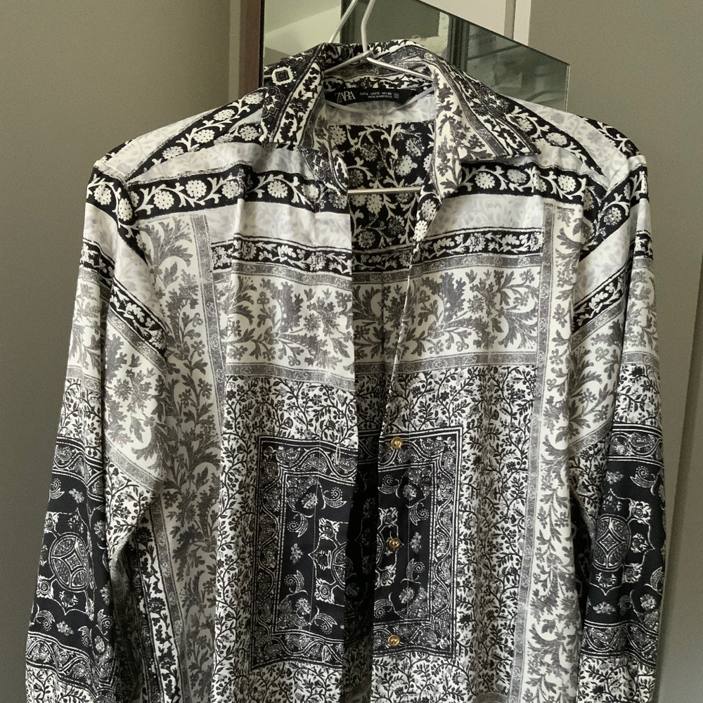 Zara black and white button down long sleeve nwot size s